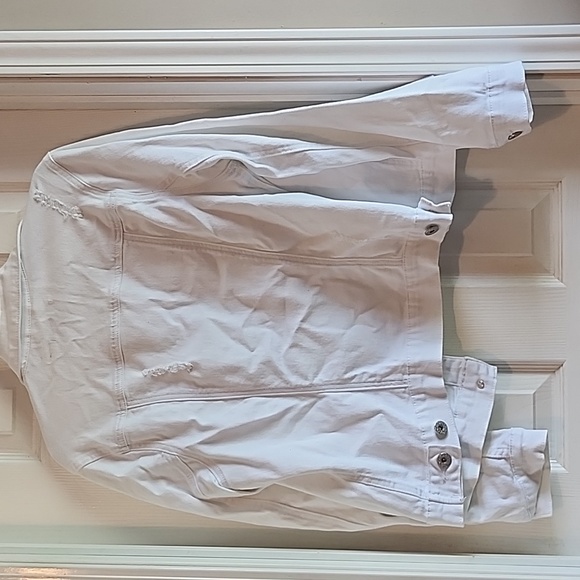 Signature Studio Jean Jacket - Picture 3 of 3